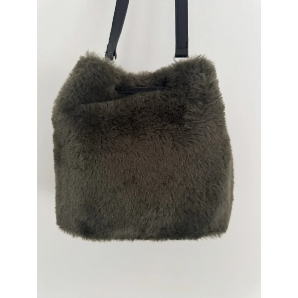 House of‎ Harlow 1960 Faux Fur Bucket Crossbody Purse Bag